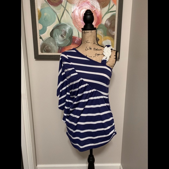 Allison Brittney Tops - Absolutely Adorable Allison Brittney Nautical Top!